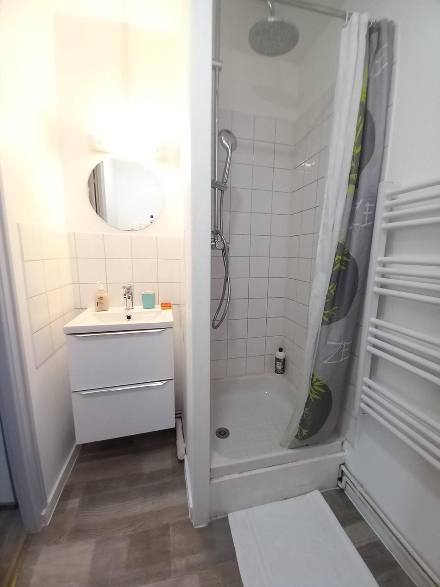 Studio Simplicien *Cosy* Plein Centre Ville De Poitiers *Tv* Wifi *Cafe* المظهر الخارجي الصورة