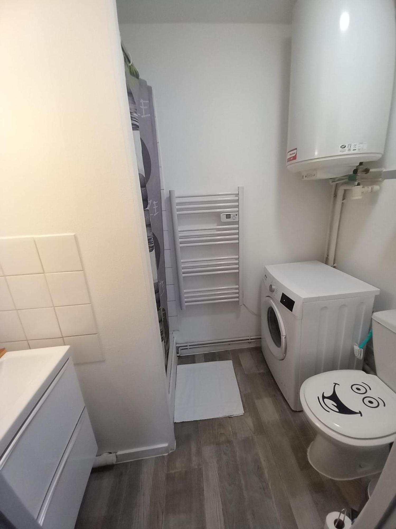 Studio Simplicien *Cosy* Plein Centre Ville De Poitiers *Tv* Wifi *Cafe* المظهر الخارجي الصورة